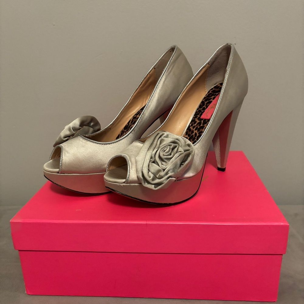 Betsey Johnson Silk Satin Cream Peep-Toe Heels with Floral Detail.